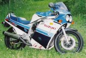 1985 Suzuki GSX-R 750 photo